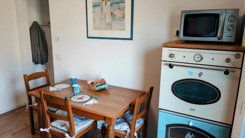 Lallio Apartment | Family-Friendly FabysHouse Appartamento in Villa Awaits
