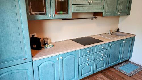 Lallio Apartment | Family-Friendly FabysHouse Appartamento in Villa Awaits