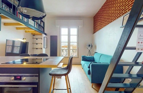 Fer a Cheval Apartment | Comfortable FAC 5 Hotel with Garonne Views & Family Amenities