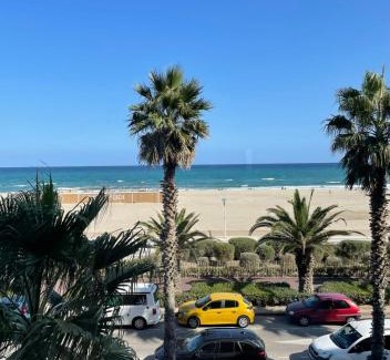 La Cote Radieuse Apartment | Oceanfront Retreat at Face à la Mer in Canet Plage