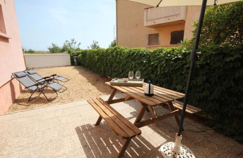 Portiragnes-Plage Apartment | Oceanfront Studio Steps from the Beach for 2-4 Guests