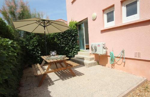 Portiragnes-Plage Apartment | Oceanfront Studio Steps from the Beach for 2-4 Guests