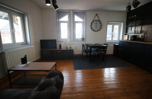 Le Cateau-Cambresis Apartment | Family-Friendly Getaway at Face à Matisse - Rated 9/10