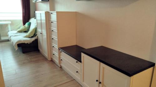 Empuriabrava Apartment | Oceanfront Ampuria Studio with Pet-Friendly Amenities