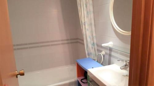Empuriabrava Apartment | Oceanfront Ampuria Studio with Pet-Friendly Amenities