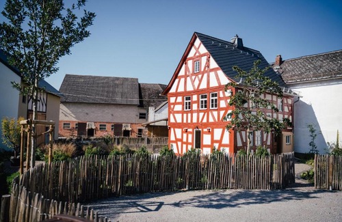 Rettert House | Guest Rated 10/10 at Fachwerkhaus - Family-Friendly Retreat
