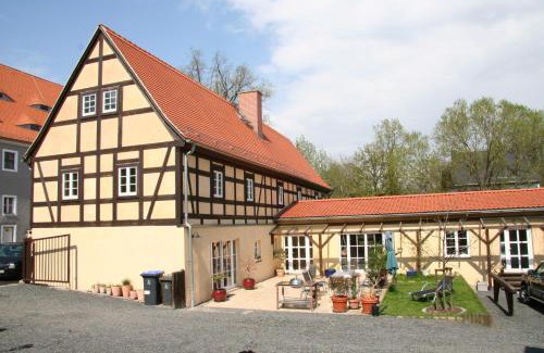 Maxen House | Pet-Friendly Fachwerkhaus Maxen with Oceanfront Pool Access