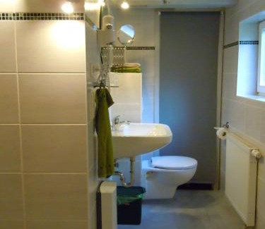 Quedlinburg Apartment | Fachwerkhotel: Family-Friendly Retreat with Delicious Breakfast
