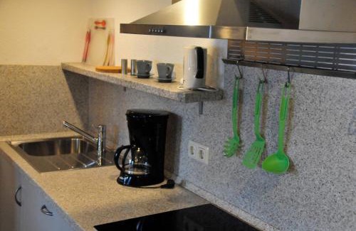 Quedlinburg Apartment | Fachwerkhotel: Family-Friendly Retreat with Delicious Breakfast