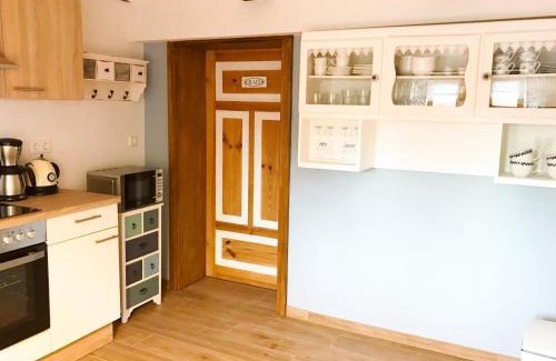 Heinebach Apartment | Oceanfront Retreat: Fachwerktraum im Hof, Rated 9.6/10