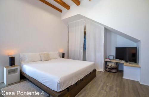 Facinas House | Inviting Facinas Houses: Oceanfront Stay with Pool & Views