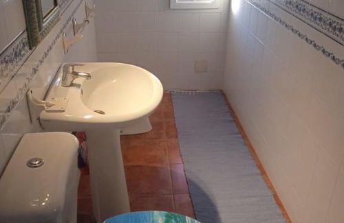 Facinas Apartment | Pet-Friendly Facinas Iris: Ideal for Family Getaways