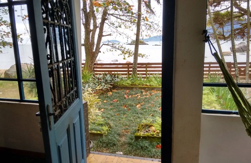Praia Grande House | Beachfront Bliss at Praia do Julião with Ocean Views