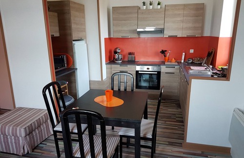 Veulettes-sur-Mer Apartment | Ocean View Apartment in Veulettes Sur Mer with Pet Access