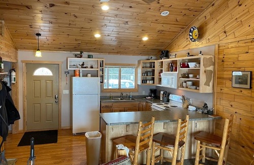 Orr Cabin | Top-Rated Facowie Lodge: Lake View & Pet-Friendly Retreat