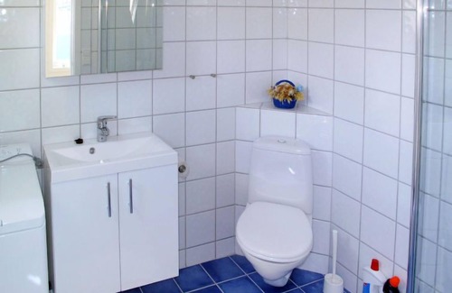Vik Apartment | Unforgettable Stay at Fagerdalsnipi with Spa & Breakfast