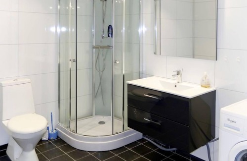 Florø House | Pet-Friendly Fagernipa: Oceanfront Escape with Spa