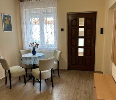 Sarvar Apartment | Fagyöngy: Family-Friendly Retreat with Kitchen Access