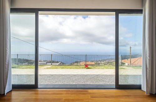 Calheta Villa | Oceanfront Faias Haven: Top-Rated Family-Friendly Retreat