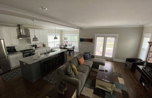 Villa Heights House | Welcome to "Failte": Perfect Getaway Near Spectrum Center