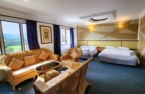 Simee Hotel | Comfortable Stay at Fair Park Hotel with Family Amenities