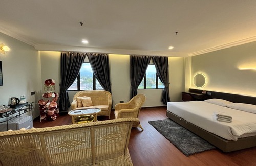 Simee Hotel | Comfortable Stay at Fair Park Hotel with Family Amenities