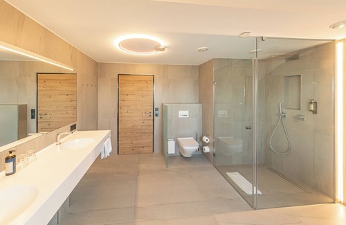 Zollnitz Hotel | Explore Fair Resort: Pool, Spa & Family-Friendly Fun