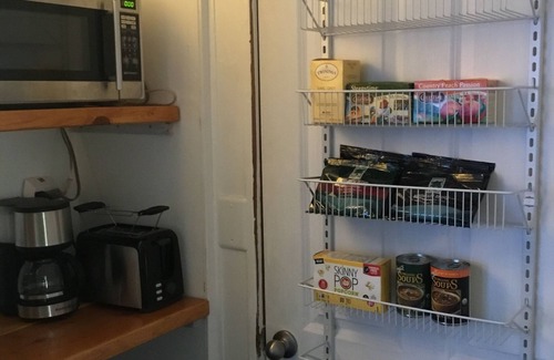 Petaluma Apartment | Pet-Friendly Fair Street Retreat: Cozy Studio in Downtown