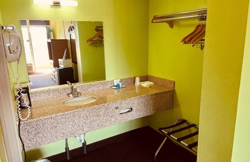 Mount Vernon Hotel | Comfortable Stay at FairBridge Inn Express Renfro Valley
