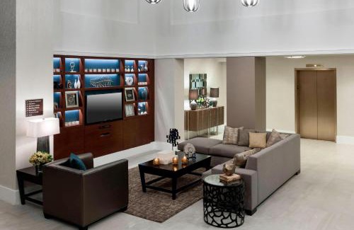 Fairfax Hotel | Experience Comfort at Fairfax Marriott - Pet Friendly & More