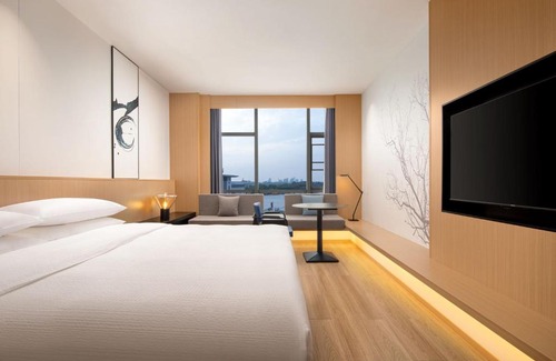 Nanqiao District Hotel | Fairfield by Marriott Chuzhou Railway Station