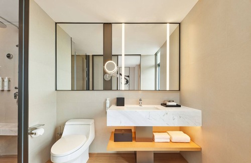 Huadu Hotel | Top-Rated Fairfield by Marriott Guangzhou Konggang Awaits You