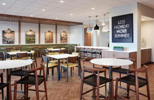 York Regional Municipality Hotel | Family-Friendly Newmarket Hotel and Suites for Memorable Stays