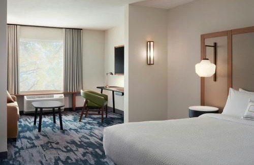 York Regional Municipality Hotel | Family-Friendly Newmarket Hotel and Suites for Memorable Stays