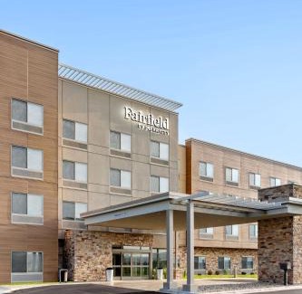 Baraboo Hotel | Top-Rated Fairfield Inn & Suites Baraboo with Pool Access