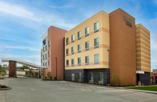 Quentin Hotel | Comfortable Retreat at Fairfield Inn & Suites Lebanon