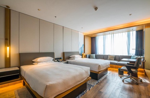 Jiaojiang Hotel | Exceptional Fairfield by Marriott Taizhou Bay with Great Amenities