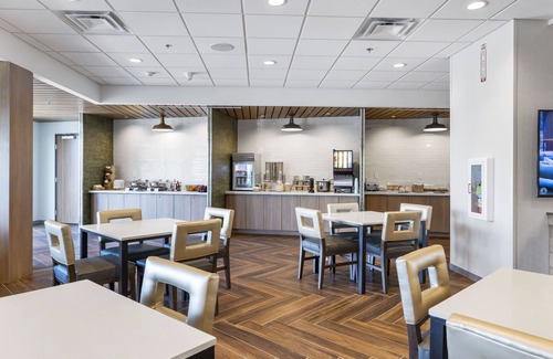 The East Side Hotel | Exceptional Fairfield by Marriott Inn near San Francisco Airport