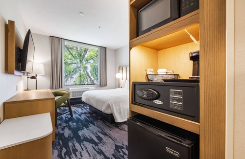 The East Side Hotel | Exceptional Fairfield by Marriott Inn near San Francisco Airport