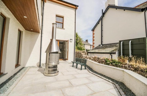 Eskdale House | Family-Friendly Fairfield with Ocean Views & 9/10 Guest Rating