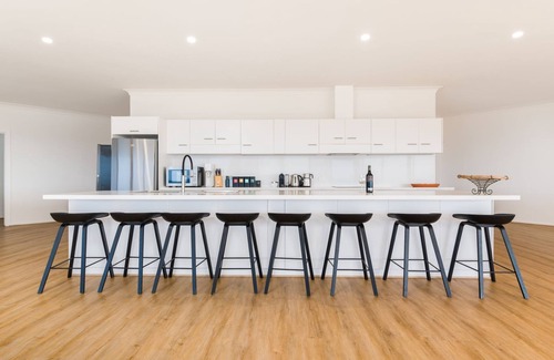Emu Bay House | Unforgettable Stay at Fairfield House with Oceanfront Views