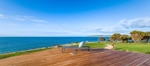 Emu Bay House | Explore Fairfield House: Oceanfront Getaway for Families