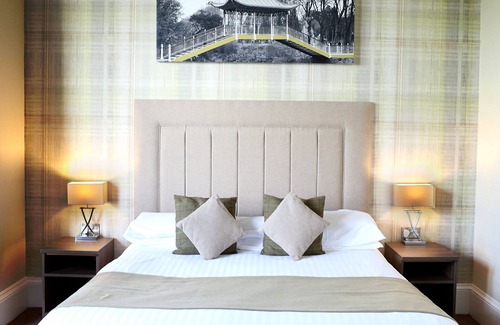 Ayr Hotel | Elegant Fairfield House - Ayr: Rated 9/10 with Spa & Pool