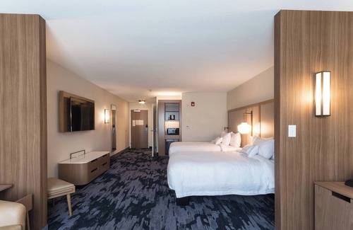 Northfield Hotel | Explore Fairfield Inn & Suites: Eco-Friendly Comfort Awaits