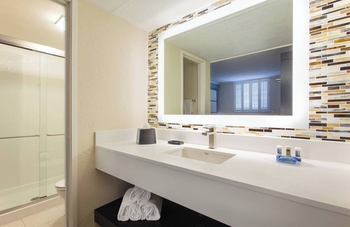 New Town Hotel | Relax at Fairfield Inn and Suites by Marriott Key West