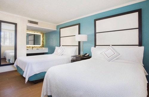 New Town Hotel | Relax at Fairfield Inn and Suites by Marriott Key West