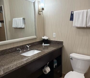 Spring Hotel | Discover Fairfield Inn & Suites: Family-Friendly Retreat