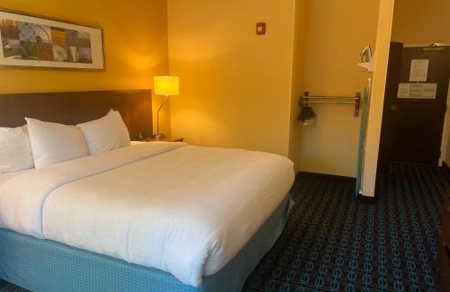 Suwanee Hotel | Family-Friendly Fairfield Inn and Suites in Suwanee