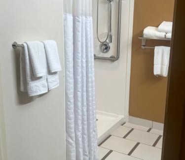 Suwanee Hotel | Family-Friendly Fairfield Inn and Suites in Suwanee