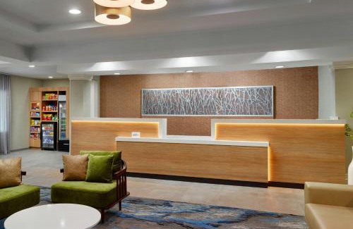 North Charleston Hotel | Family-Friendly Fairfield Inn & Suites in Charleston North